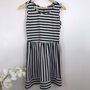 🔥Closing Sale🔥 Black & White Striped  Dress